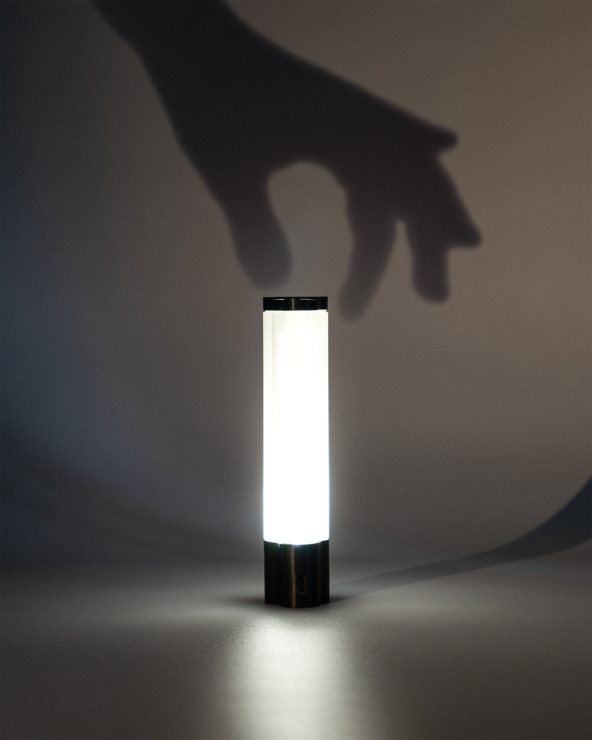 BILLA - Luce portatile, ricaricabile e magnetica