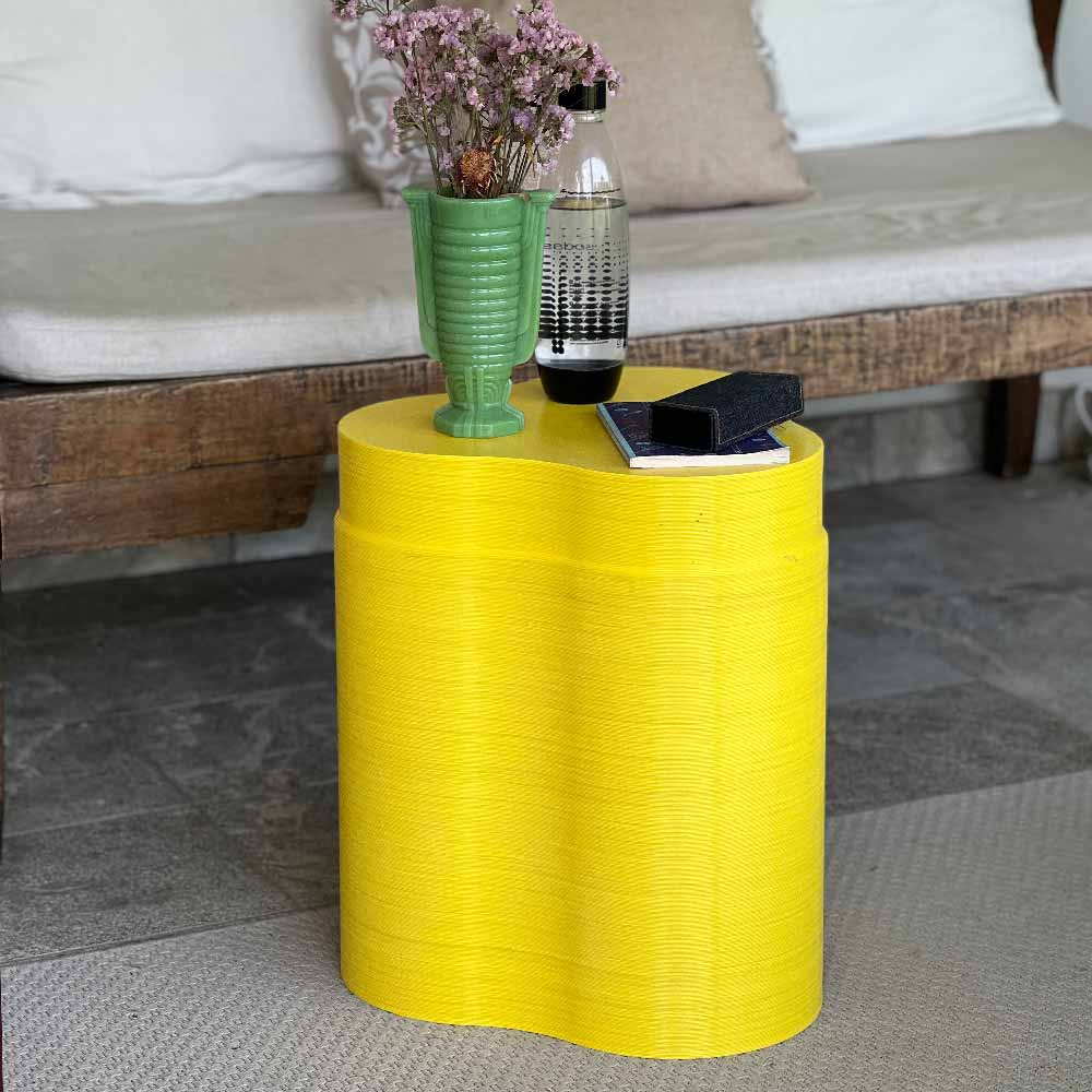 SIBI seduta, tavolino, contenitore giallo da interno ed esterno in veranda
