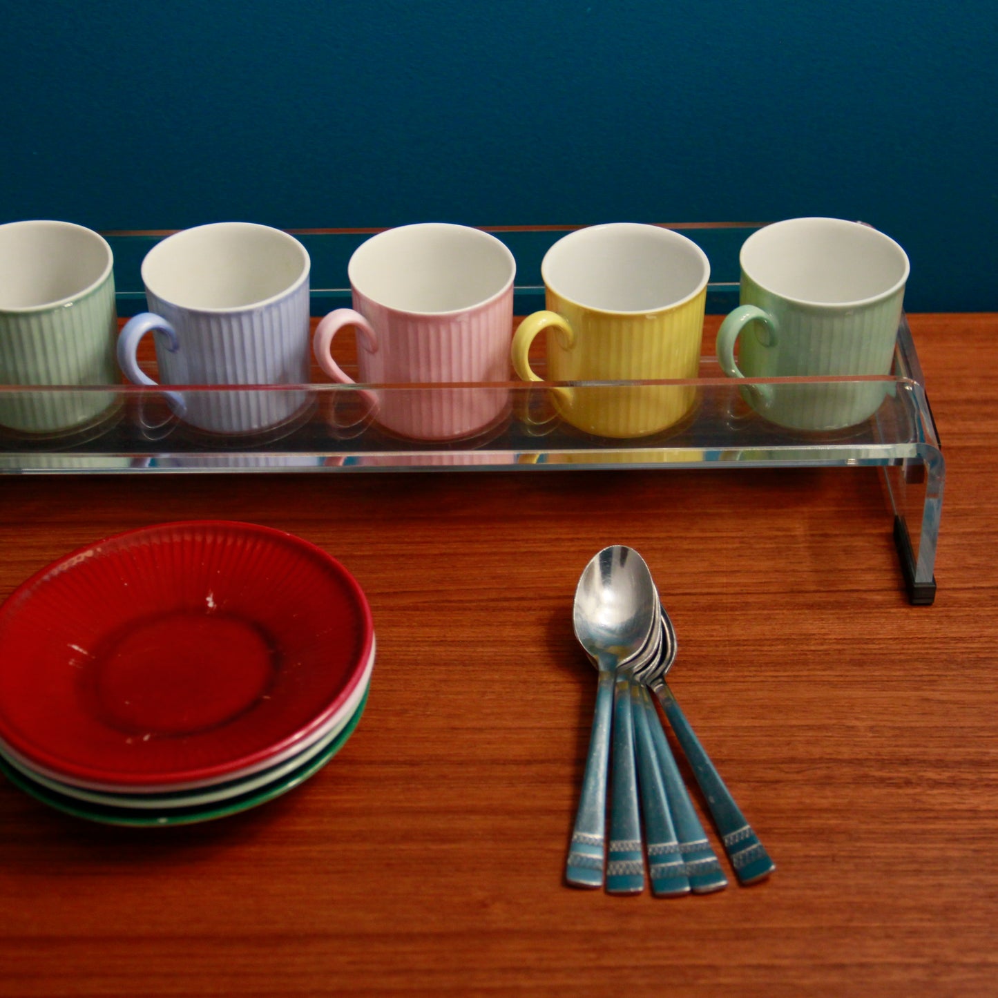 Usitilia - Perspex cup holder tray